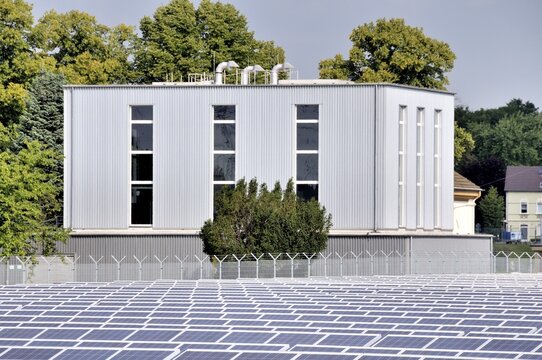 In Troisdorf-Oberlar, the currently largest ground-mounted photovoltaic system in North Rhine-Westphalia is installed on an area of 80, 000 square metres with an output of 3600 kWp, Troisdorf, North Rhine-Westphalia, Germany