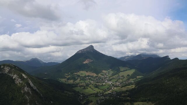 Timelapse de nuages en montagne