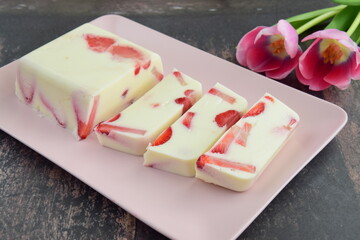 Strawberry milk agar agar pudding