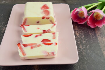 Strawberry milk agar agar pudding