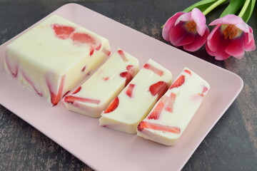 Strawberry milk agar agar pudding