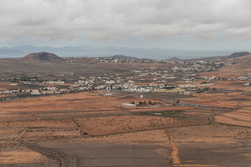 Vista desde el Mirador de Tababaire hacia la costa norte de Fuerteventura