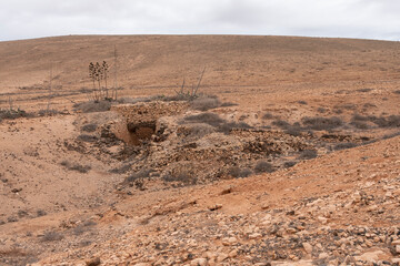 Antiguo horno de cal entre las monta&ntilde;as de Caldereta, Fuerteventura