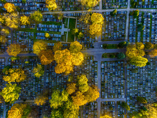 Cmentarz Podg&oacute;rski z lotu ptaka - jesień