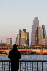 Skyline in London entlang der Themse