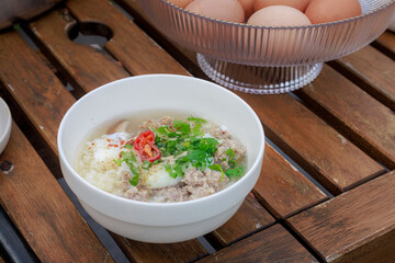 Hot Rice Porridge with Minced Pork and Egg