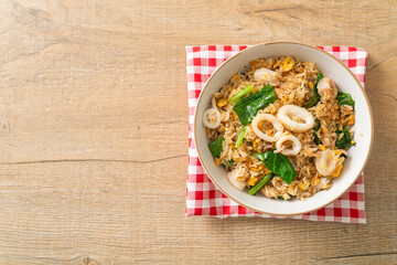 Fried rice with squid or octopus