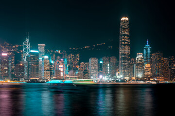 Fototapeta premium Panoramic view of Victoria Harbor and Hong Kong city view at night