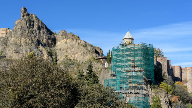 Fototapeta Remains of ancient Narikala fortress overlooking Old town of Tbilisi, the capital of Georgia