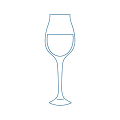 Obraz premium Elegant glass displays clear liquid in simple, minimalistic design, ideal for any dining occasion or celebration