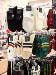 陳列されたカラフルなソックス