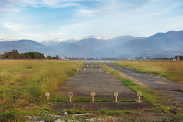 airport Runway with Mountains in Background, Dağ Manzaralı Havaalanı 