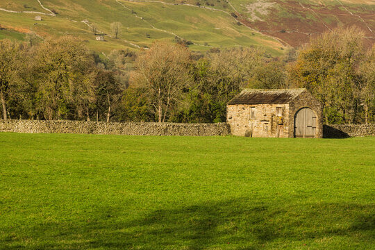 Autumn Barn