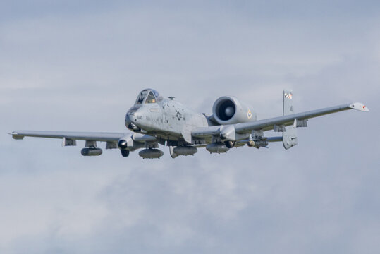 A-10 Thunderbolt II flying low