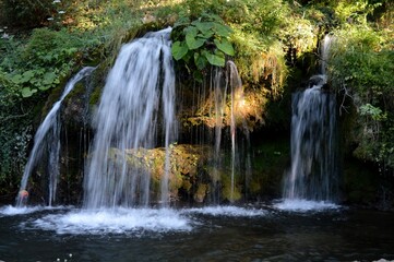 Obraz premium waterfall on a clear mountain river