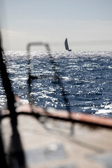 sailing to the horizon