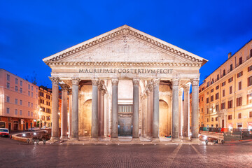 Obraz premium Rome, Italy with the Pantheon and Piazza Della Rotonda 804