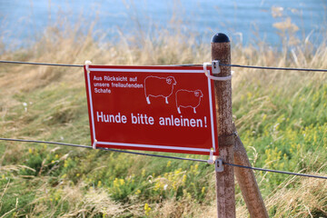 Warnschild auf Helgoland