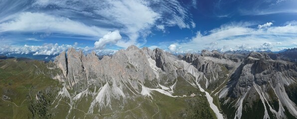 Fantastisches Panorama der Seceda und umliegende Berge