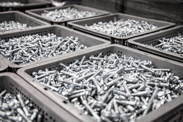 Proceso de fabricaci&oacute;n de tornillos en la f&aacute;brica