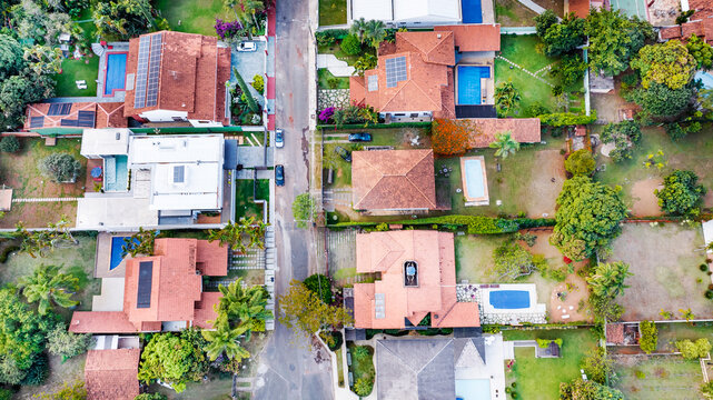 Bras&iacute;lia, Brazil, 2023. Aerial view of  the high-income houses of Court (Quadra) 14 of the Housing Sector of North Lake (SHLN QL - 14)