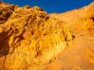 Bizarre Gesteine in der Algarve