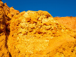 Bizarre Gesteine in der Algarve