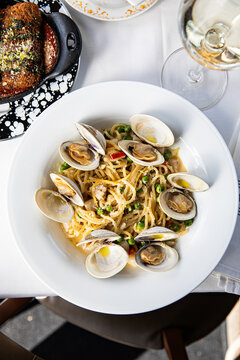 Mussel Pasta Straight Down