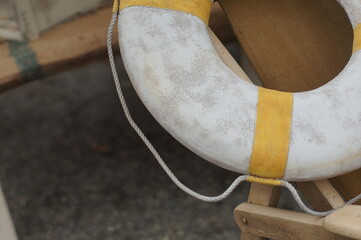 アンティーク屋さんの浮き輪の飾り