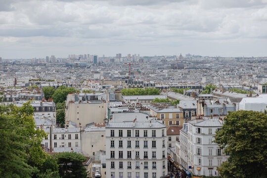  Panoramic view of Paris rooftops