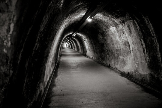 Fototapeta Zagreb, Croatia – July 18, 2025: The Grič Tunnel stretches into the distance beneath the streets of central Zagreb. 