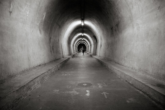 Fototapeta Zagreb, Croatia – July 18, 2025: The Grič Tunnel stretches into the distance beneath the streets of central Zagreb. 