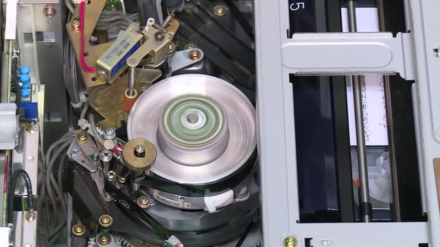 ビデオテープローディング