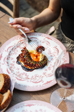 Grilled octopus tentacle with pur&Atilde;&copy;e and red wine