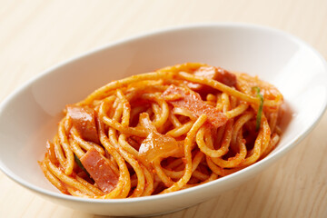 日本発祥のパスタ料理、シンプルなナポリタン