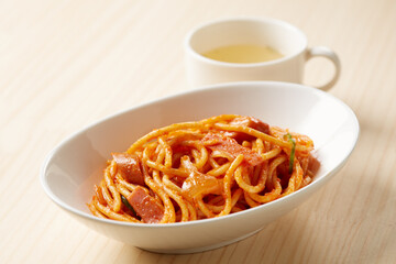 日本発祥のパスタ料理、シンプルなナポリタン