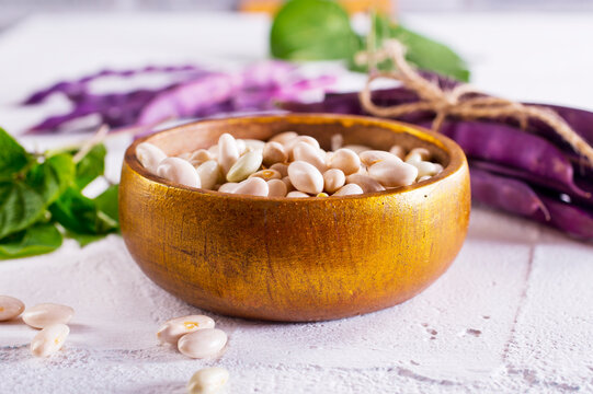 Organic White Beans in a Bowl