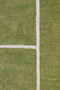 Cancha de tenis con pasto artificial