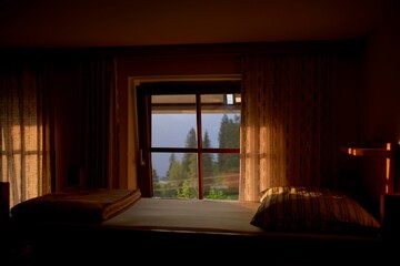 Cozy Mountain Room With a Stunning View at Sunset