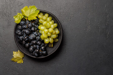 Fototapeta premium Fresh grapes bowl
