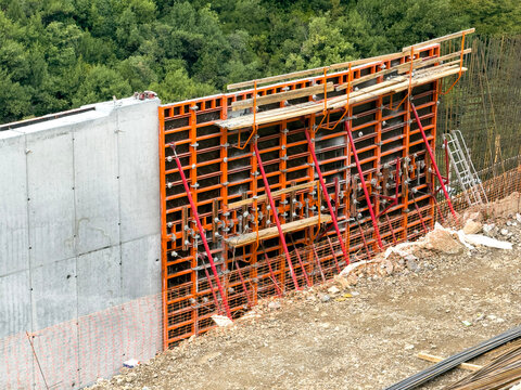Concrete Column Formwork and Rebar Steel 