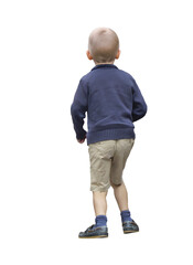 Jeune garçon qui marche, vu de dos, portant un pull bleu marine, un short beige et des chaussures foncées, saison printanière, photo détourée, fond blanc