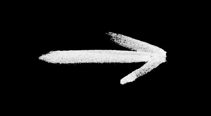 Pinsel Pfeil mit weisser Farbe auf schwarz - handgemalt