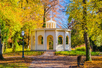 Naklejka premium Beautiful old pavilion and promenade in park Maksimir in the city of Zagreb, Croatia in autumn 