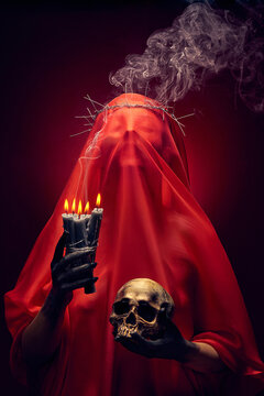 Monja de halloween con velas y calavera