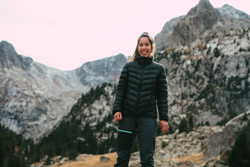 Trekking en el estanque (estany) antes de llegar al Pico Peguera, dentro del Parque Nacional de...