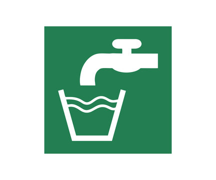 ISO 7010 E015 Drinking water sign illustration on transparent background. 

