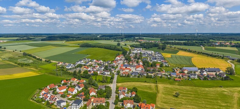Fototapeta Ausblick auf Odelzhausen an der Glonn in Oberbayern