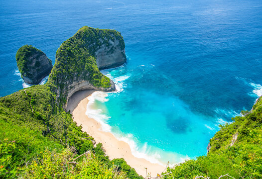 Kelingking Beach in Nusa Penida Island, Bali, Indonesia
