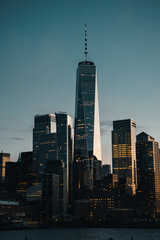 Obraz premium New York City Financial District, One World Trade Centre skyline sunset panorama